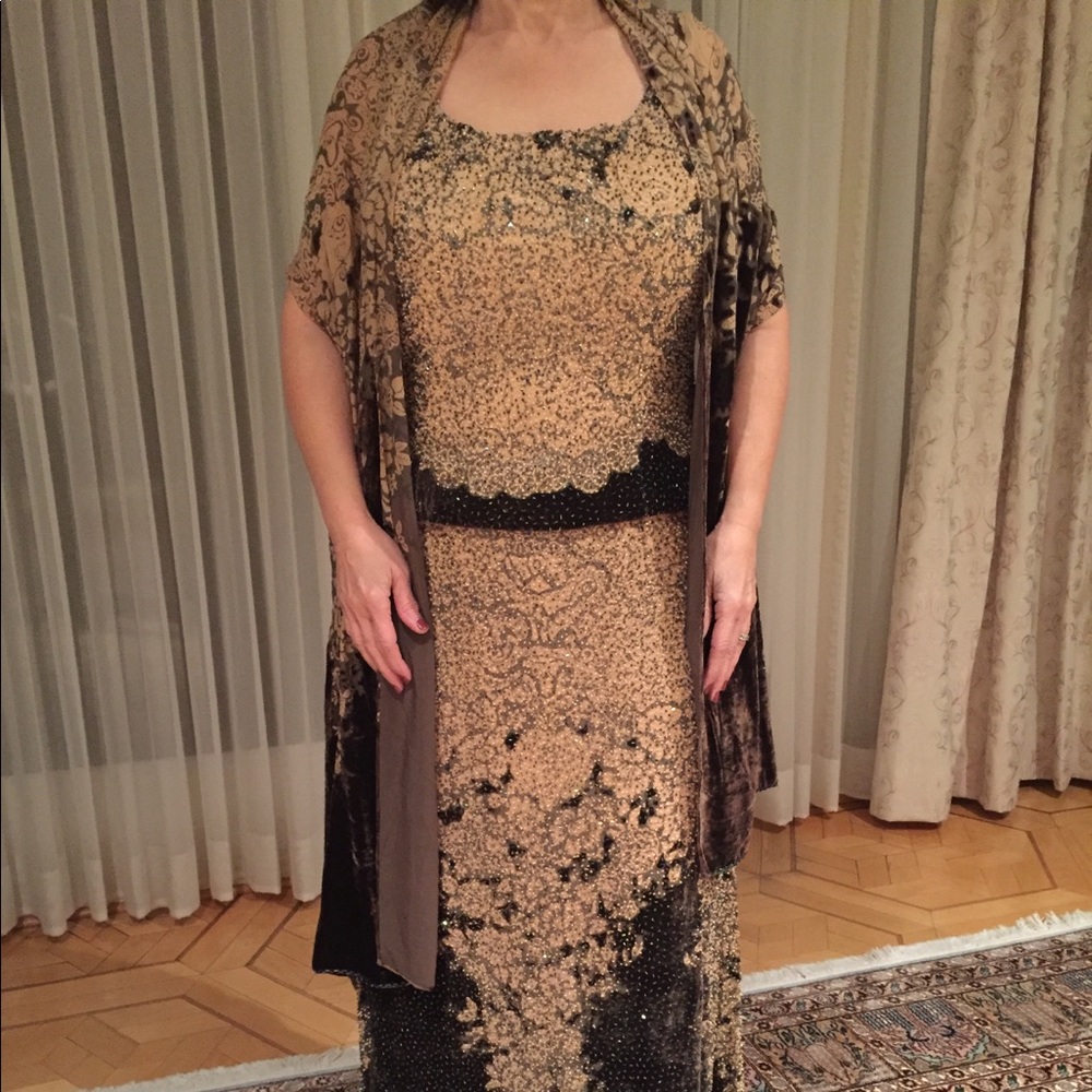 Women evening gown with shawl